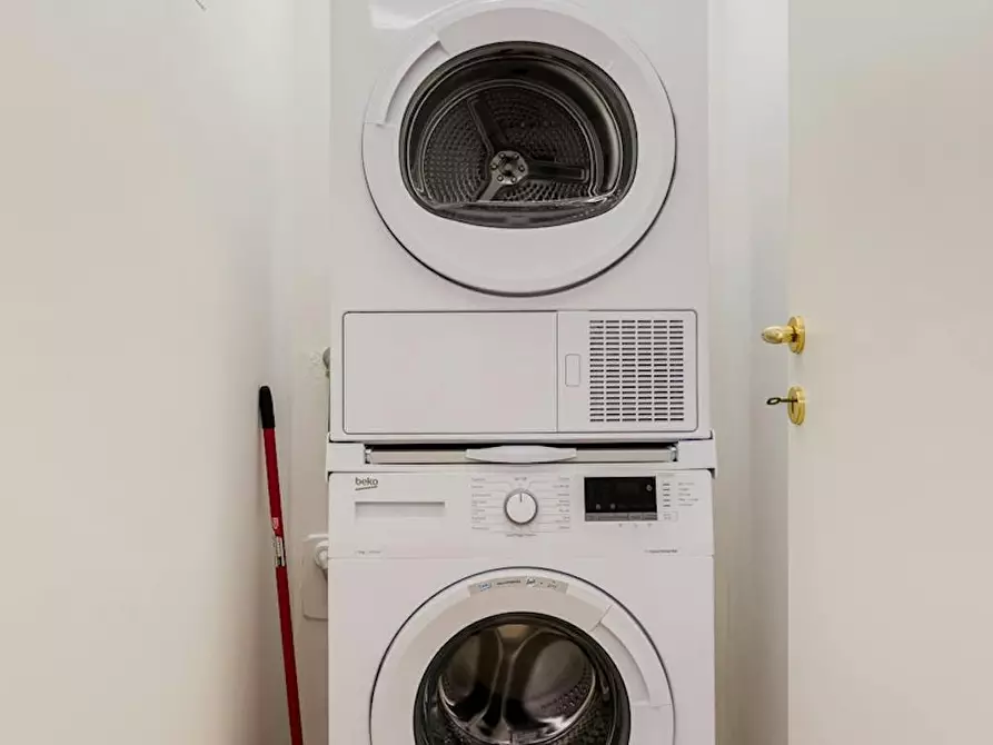 Immagine 10 di Camera in affitto  in Via Darsena a Ferrara