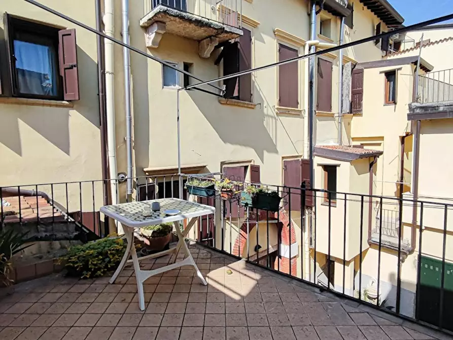 Immagine 10 di Camera in affitto  in Via Santa Chiara a Verona