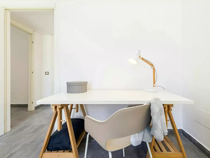 Immagine 8 di Camera in affitto  in Via Democrito a Milano