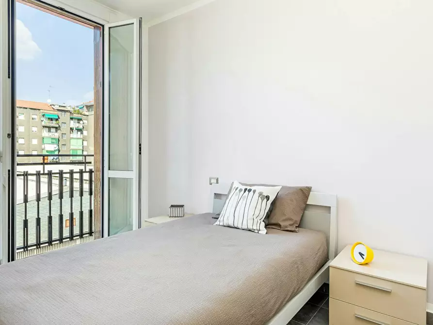 Immagine 4 di Camera in affitto  in Via Democrito a Milano