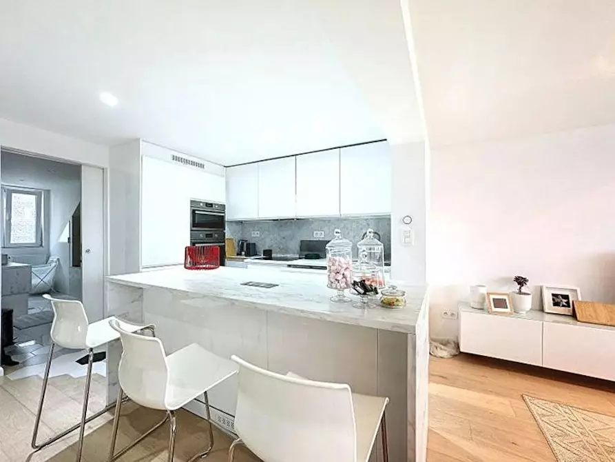 Immagine 7 di Appartamento in affitto  in Rue de Hennin a Ixelles