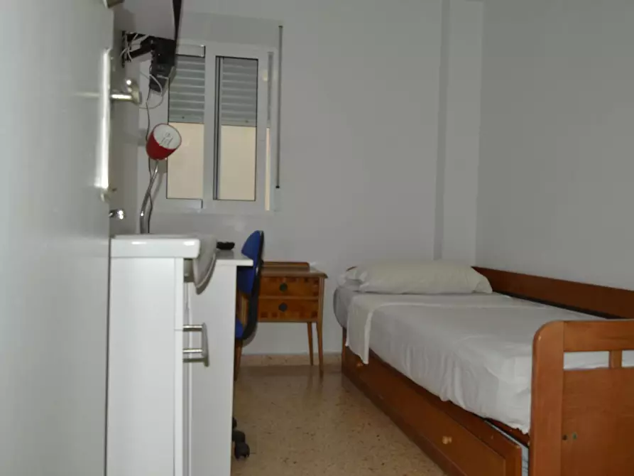 Immagine 1 di Camera in affitto  in Carrer Manuela Estellés a Valencia