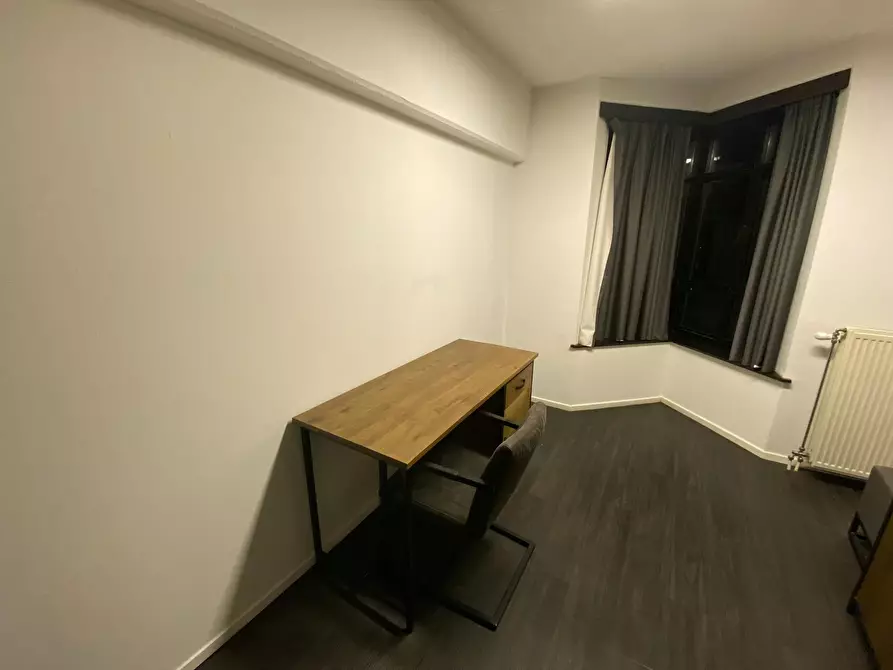 Immagine 4 di Camera in affitto  in Rue Berckmans a Saint-Gilles