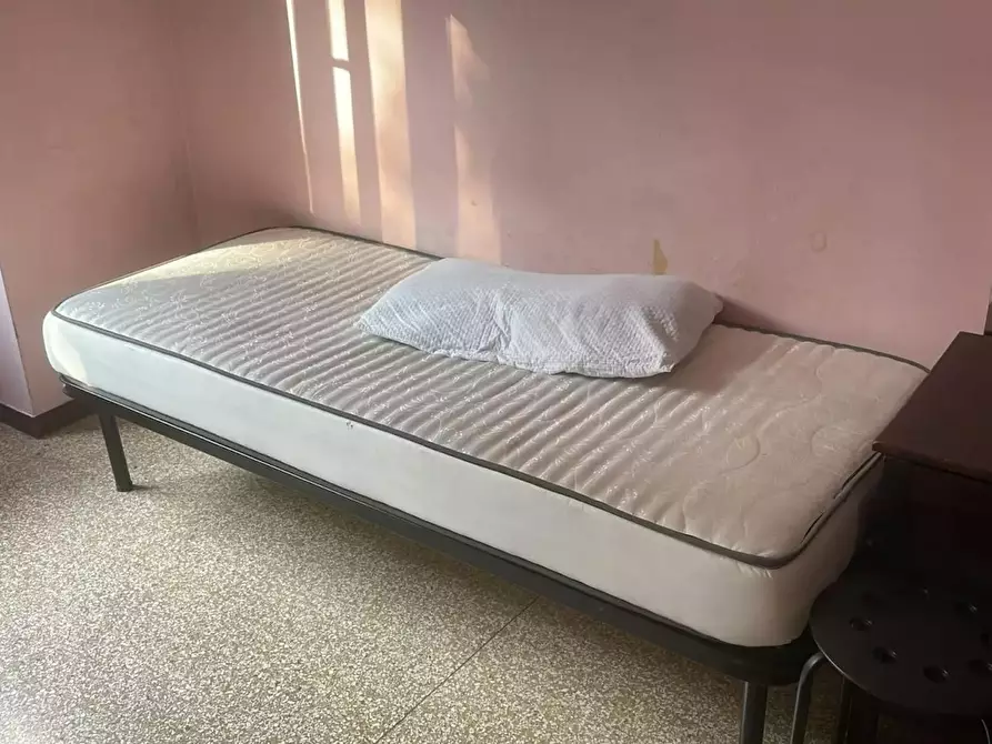 Immagine 1 di Camera condivisa in affitto  in Viale Edoardo Jenner a Milano