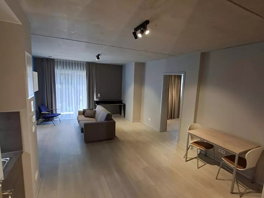 Immagine 1 di Appartamento in affitto  in Mühlenstraße a Berlin