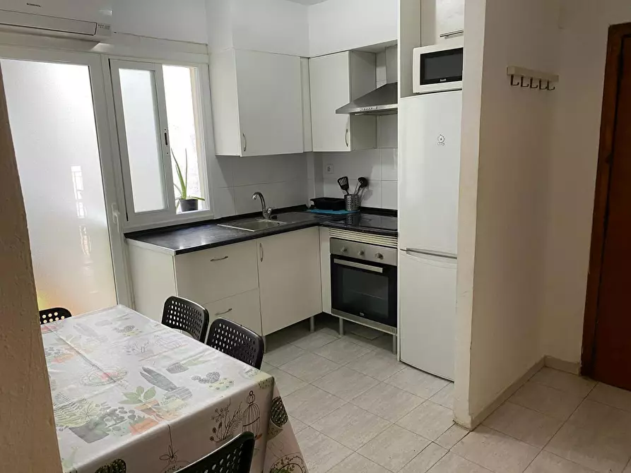 Immagine 4 di Camera in affitto  in Calle Jacomart a Valencia