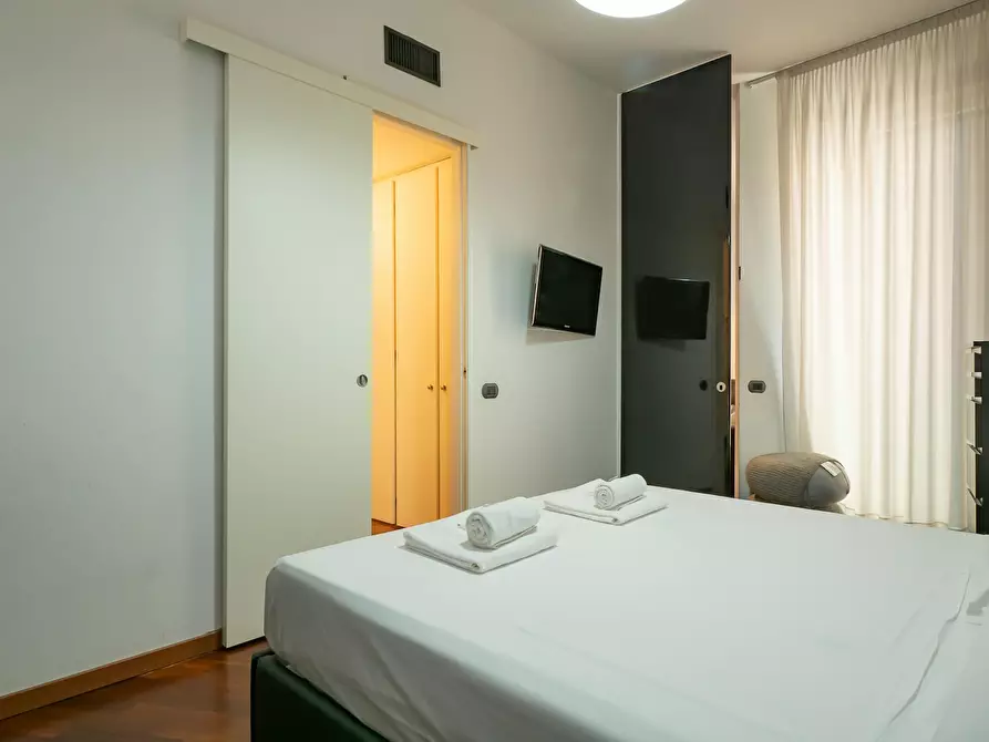 Immagine 10 di Appartamento in affitto  in Via Pantano a Milano