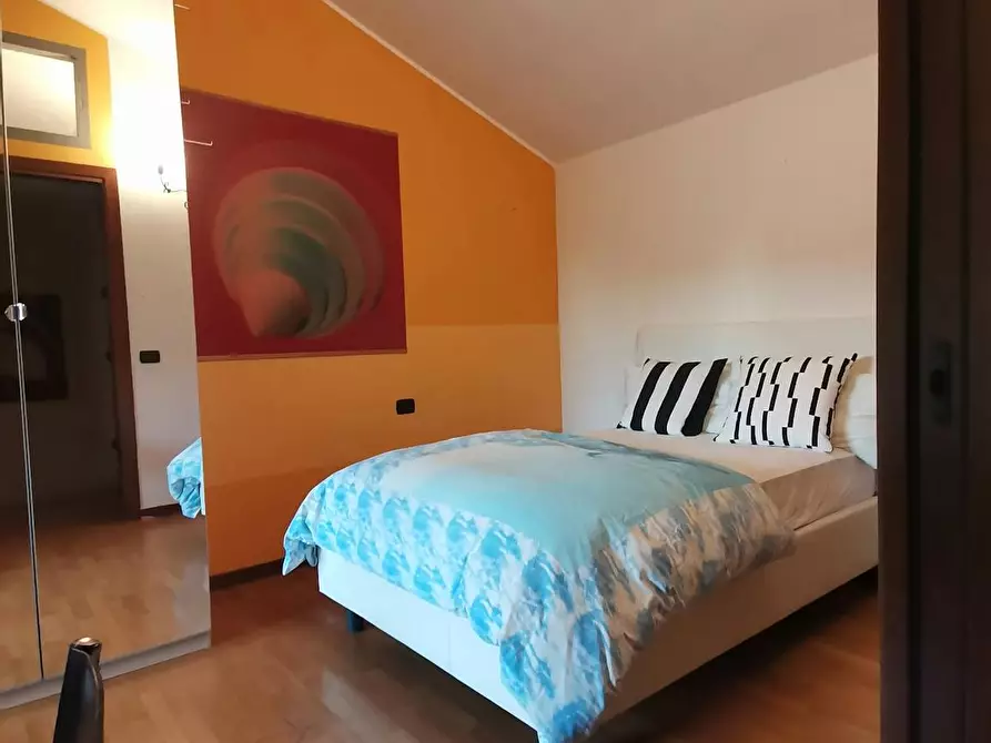 Immagine 10 di Camera in affitto  in Via Cusago a Milano