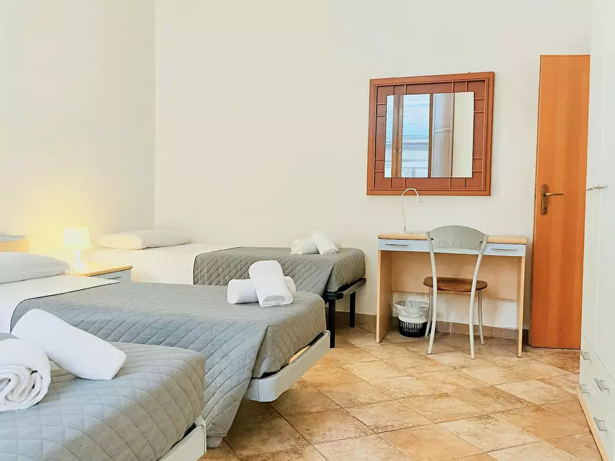 Immagine 1 di Camera condivisa in affitto  in Via del Porrione a Siena