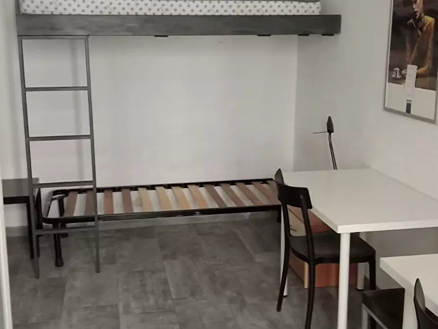 Immagine 2 di Camera condivisa in affitto  in Piazza Vittorio Veneto a Torino