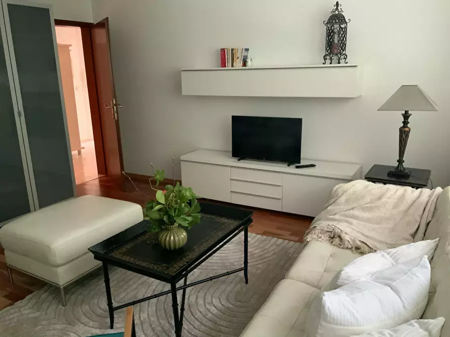 Immagine 5 di Appartamento in affitto  in Florianweg a Frankfurt am Main