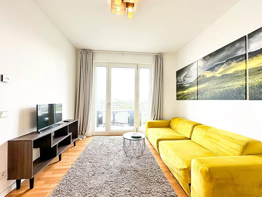 Immagine 2 di Appartamento in affitto  in Gabriele-Tergit-Promenade a Berlin Kreuzberg