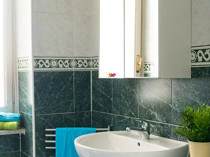 Immagine 9 di Camera in affitto  in Piazza Tancredi Galimberti a Torino