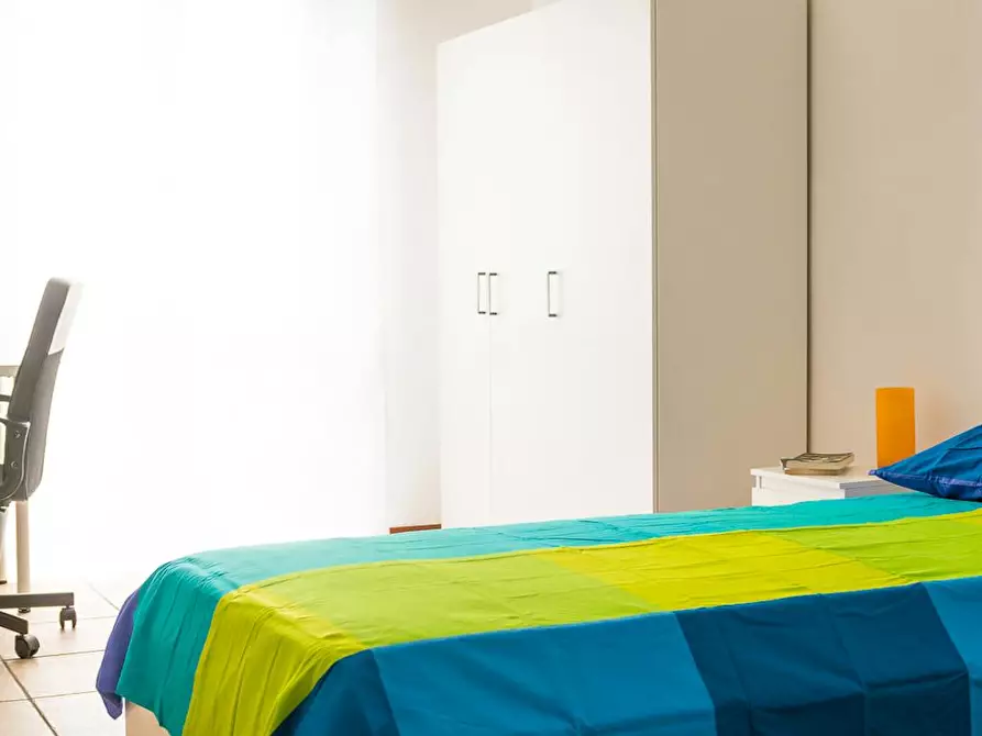 Immagine 5 di Camera in affitto  in Piazza Tancredi Galimberti a Torino