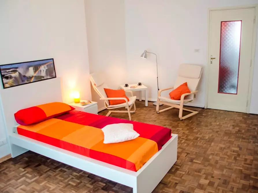 Immagine 4 di Camera in affitto  in Corso Sebastopoli a Torino