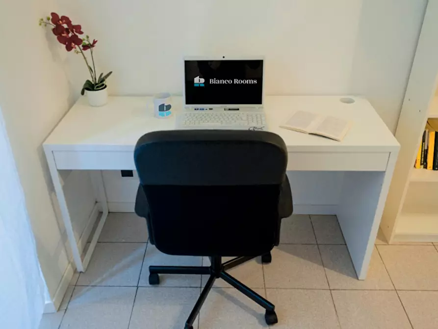 Immagine 3 di Camera in affitto  in Via Alfonso Bonafous a Torino