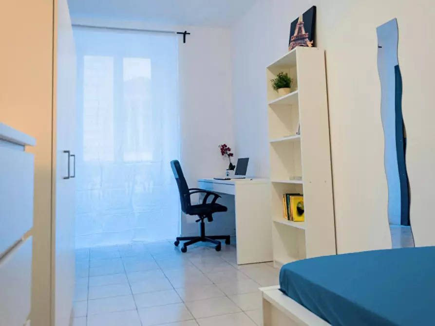 Immagine 2 di Camera in affitto  in Via Alfonso Bonafous a Torino