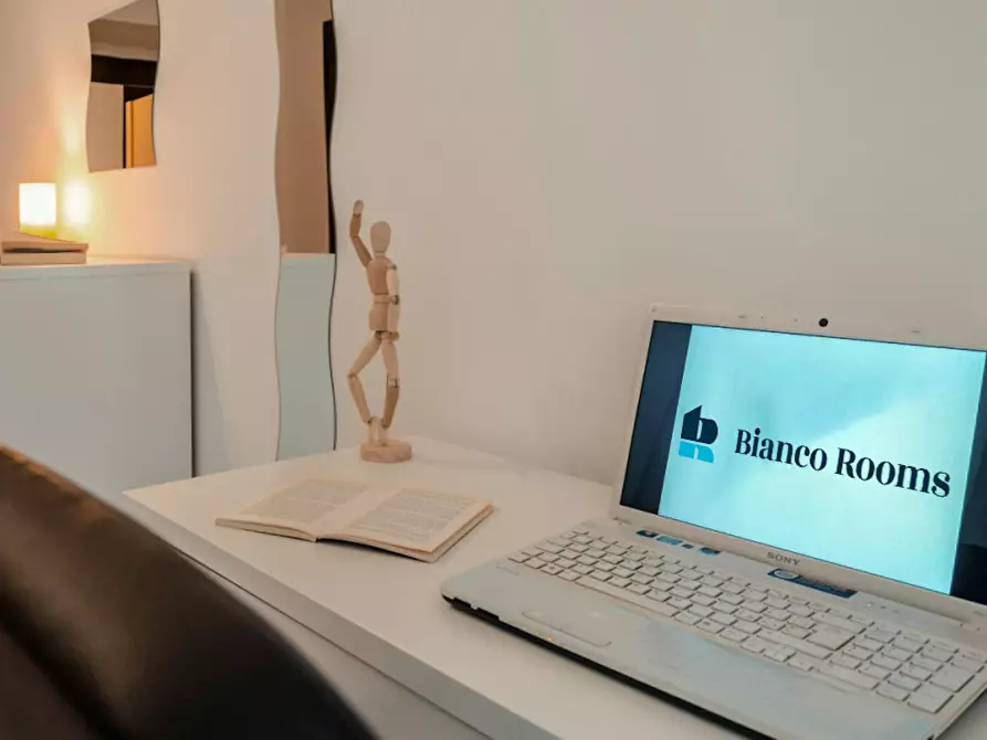 Immagine 5 di Camera in affitto  in Via Alfonso Bonafous a Torino