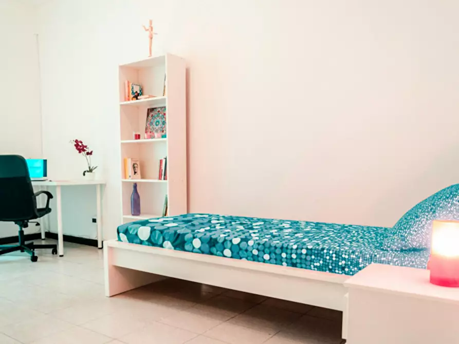 Immagine 4 di Camera in affitto  in Via Alfonso Bonafous a Torino