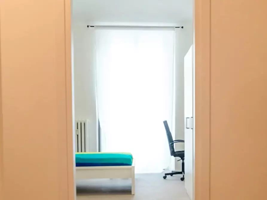 Immagine 5 di Camera in affitto  in Piazza Emanuele Filiberto a Torino