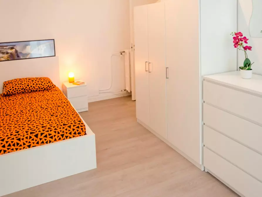 Immagine 2 di Camera in affitto  in Piazza Emanuele Filiberto a Torino