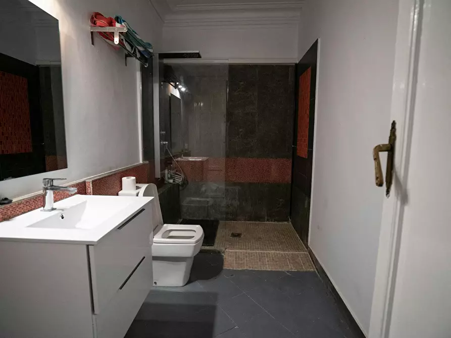 Immagine 10 di Camera in affitto  in Carrer de l'Almudí a Valencia