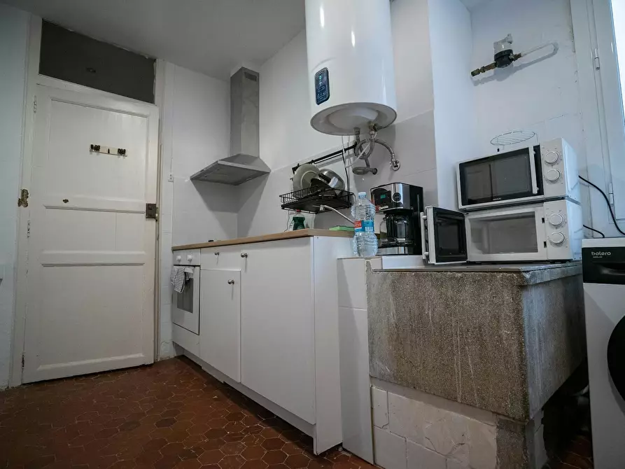 Immagine 6 di Camera in affitto  in Carrer de l'Almudí a Valencia