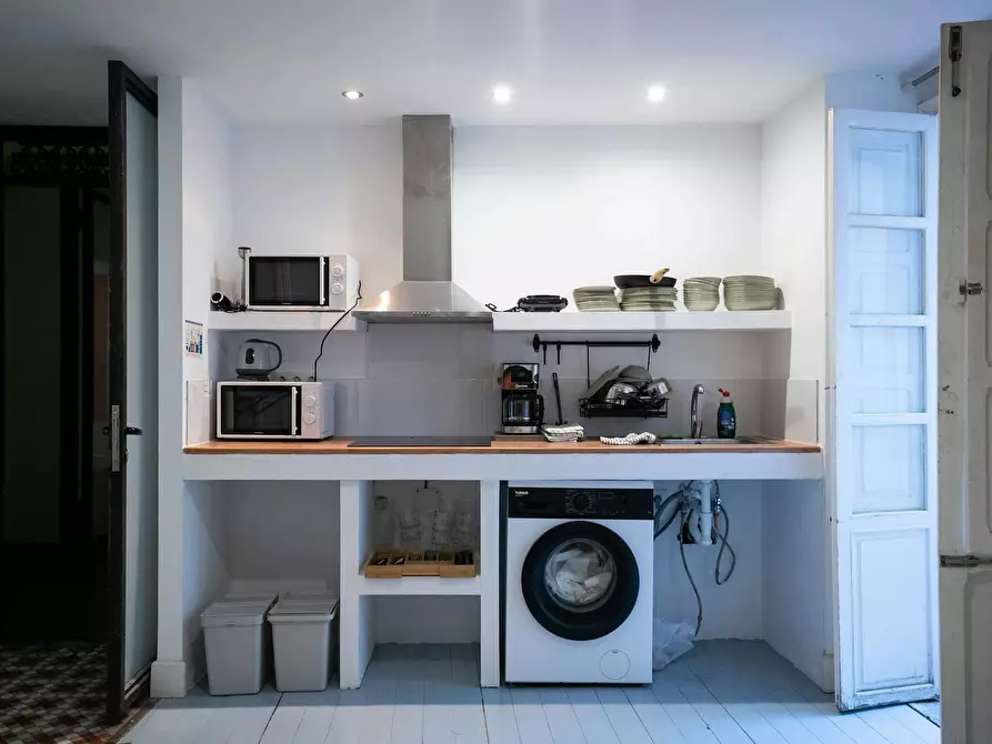 Immagine 7 di Camera in affitto  in Carrer de l'Almudí a Valencia