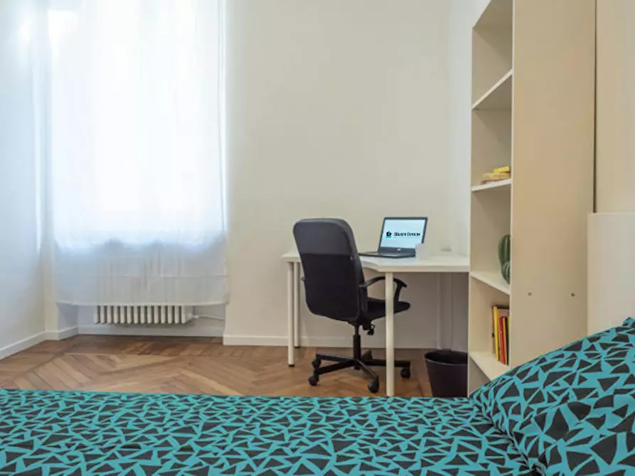 Immagine 2 di Camera in affitto  in Via Luigi Cibrario a Torino