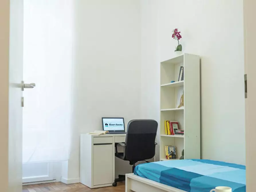 Immagine 2 di Camera in affitto  in Via Luigi Cibrario a Torino