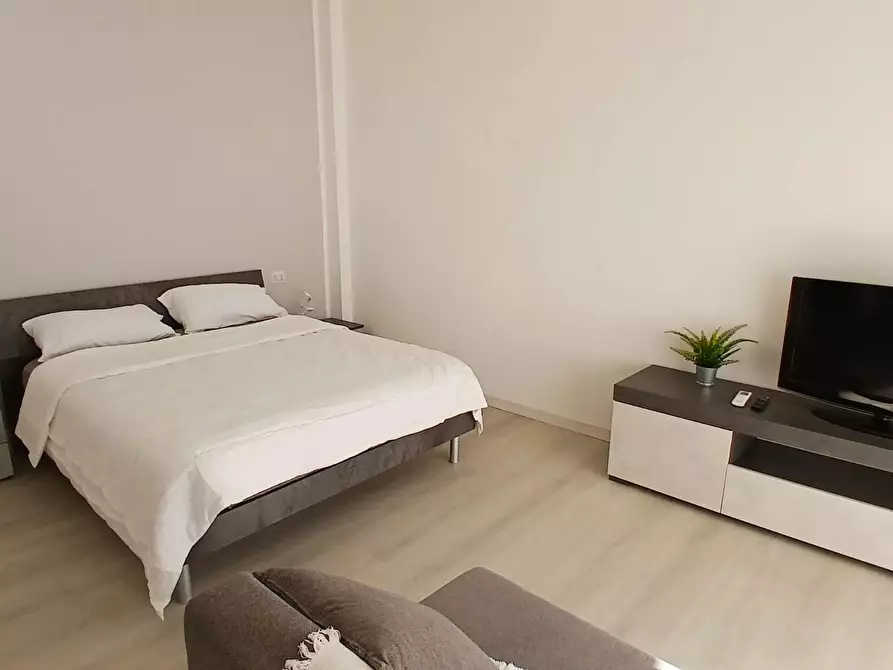 Immagine 1 di Appartamento in affitto  in Via Paul Valery a Milano