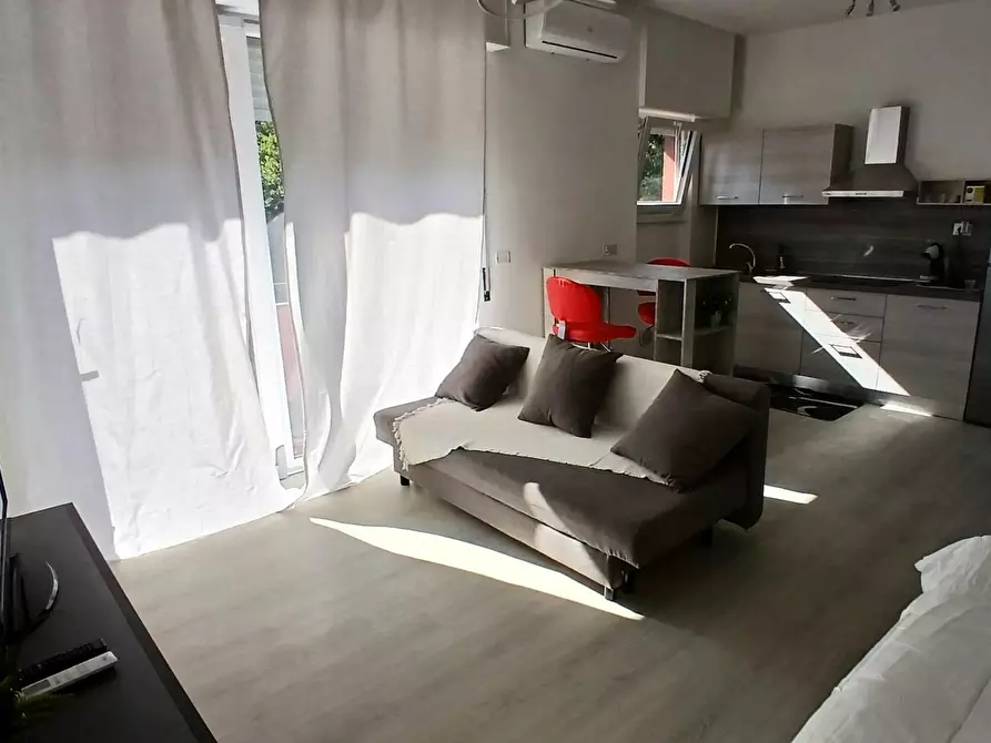 Immagine 2 di Appartamento in affitto  in Via Paul Valery a Milano