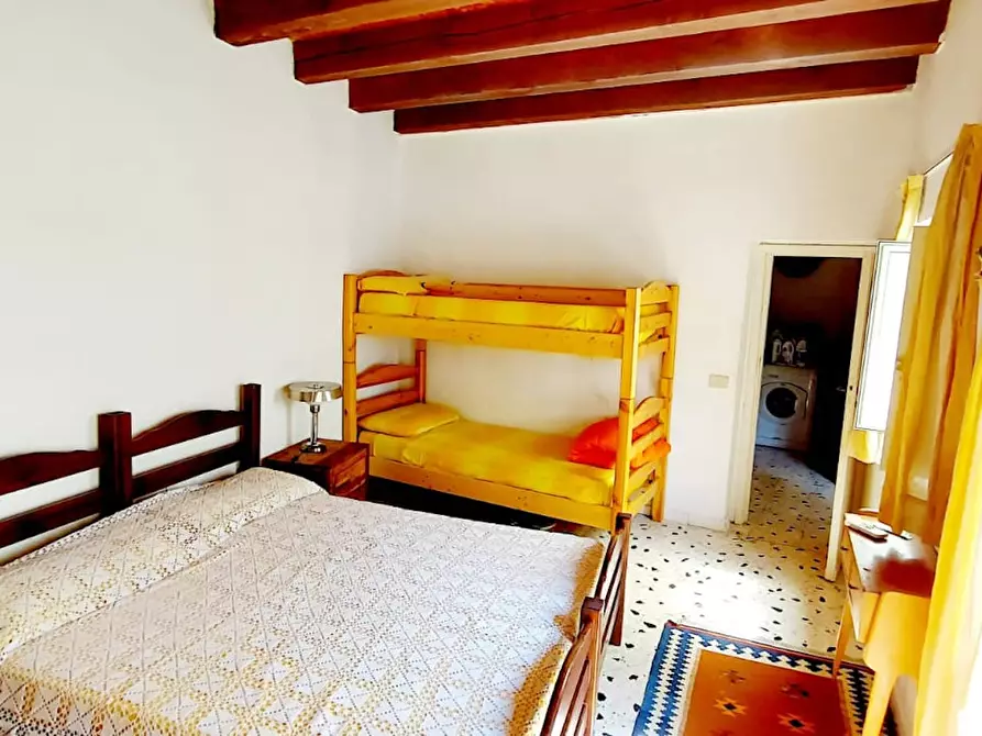 Immagine 8 di Camera in affitto  in Via Argenteria a Palermo