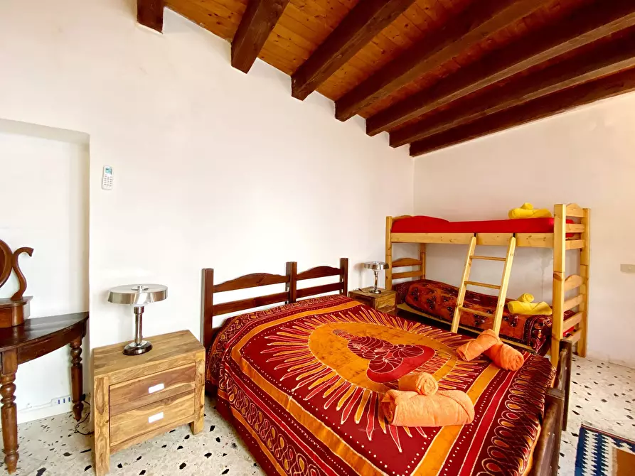 Immagine 2 di Camera in affitto  in Via Argenteria a Palermo