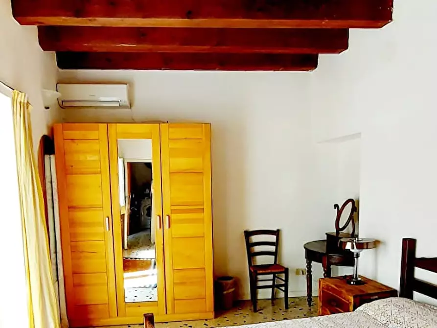 Immagine 9 di Camera in affitto  in Via Argenteria a Palermo