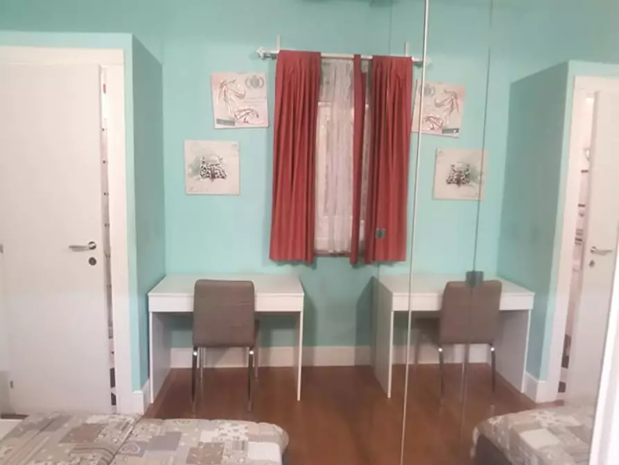 Immagine 10 di Camera in affitto  in Via dei Canacci a Firenze