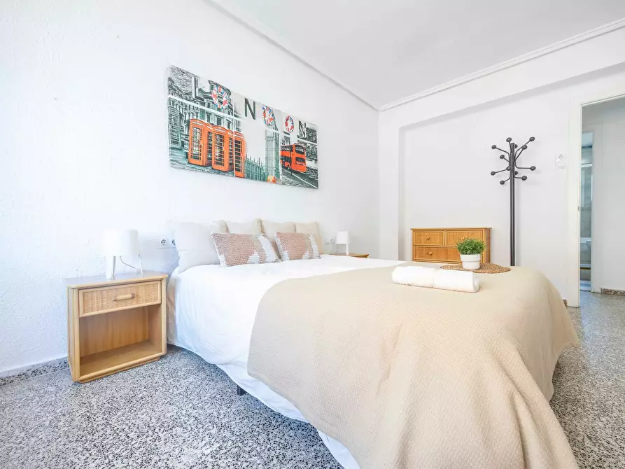 Immagine 4 di Camera in affitto  in Calle Reig Genovés a Valencia