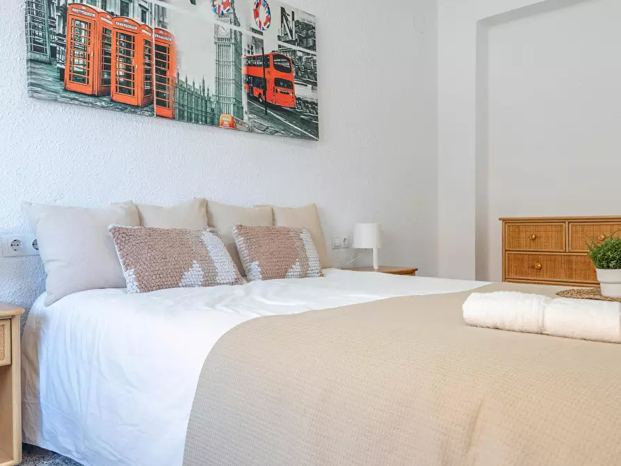 Immagine 5 di Camera in affitto  in Calle Reig Genovés a Valencia