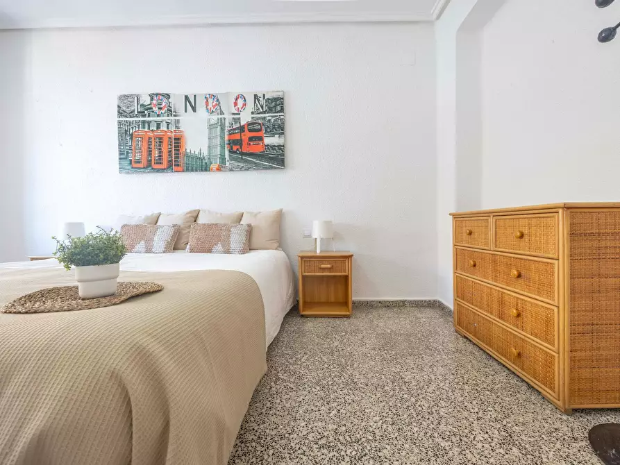 Immagine 2 di Camera in affitto  in Calle Reig Genovés a Valencia