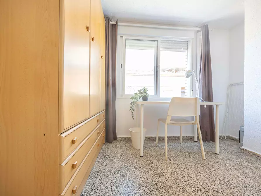 Immagine 3 di Camera in affitto  in Calle Reig Genovés a Valencia