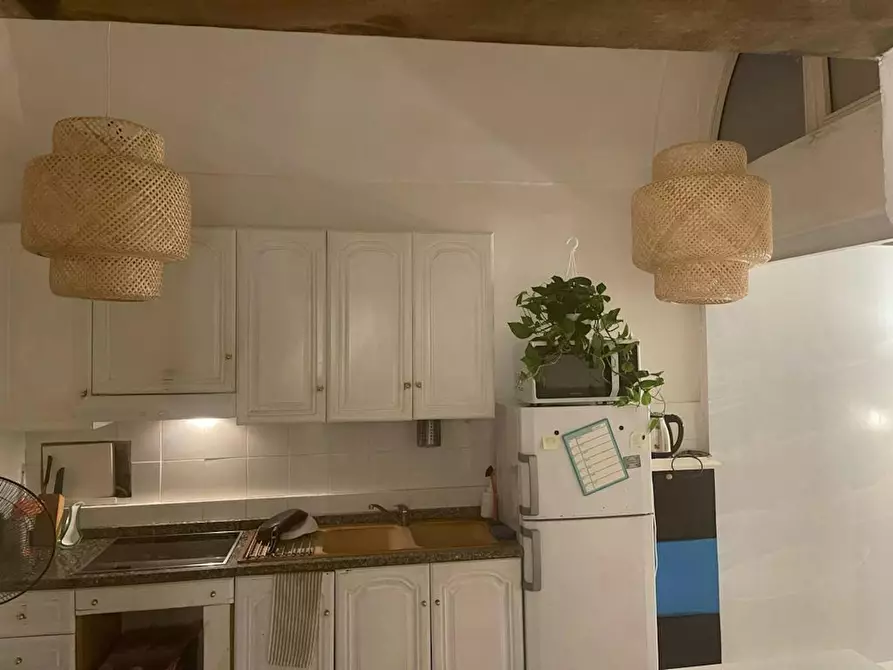 Immagine 9 di Camera in affitto  in Via San Giovanni in Porta a Napoli