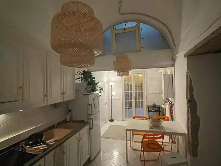 Immagine 6 di Camera in affitto  in Via San Giovanni in Porta a Napoli