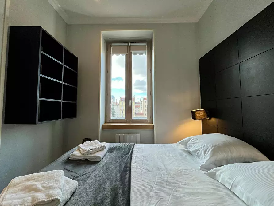 Immagine 6 di Appartamento in affitto  in Rue des Charmettes a Lyon
