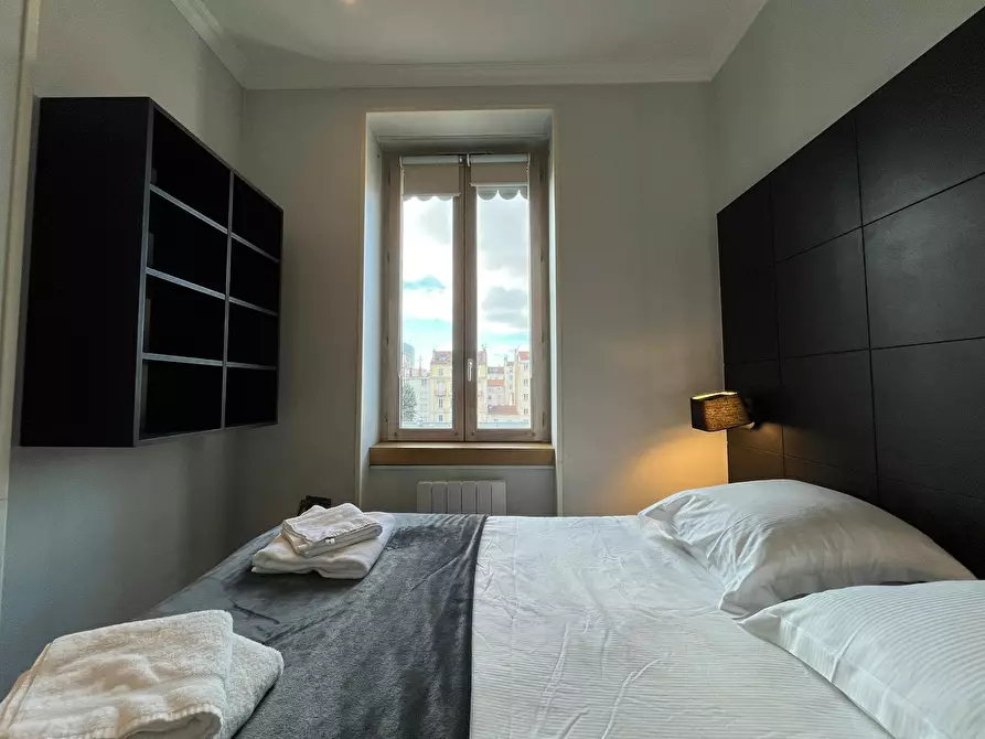 Immagine 5 di Appartamento in affitto  in Rue des Charmettes a Lyon