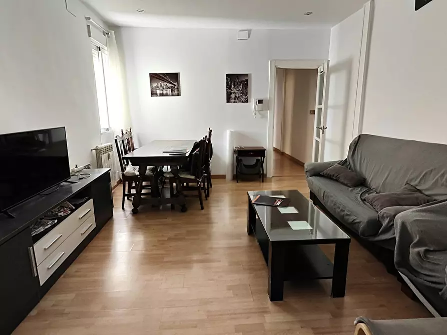 Immagine 1 di Appartamento in affitto  in Calle de Guzmán el Bueno a Madrid