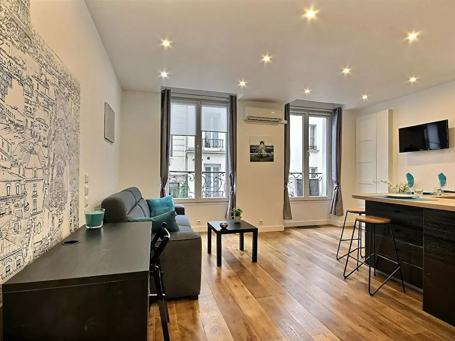 Immagine 3 di Appartamento in affitto  in Rue Poissonnière a Paris