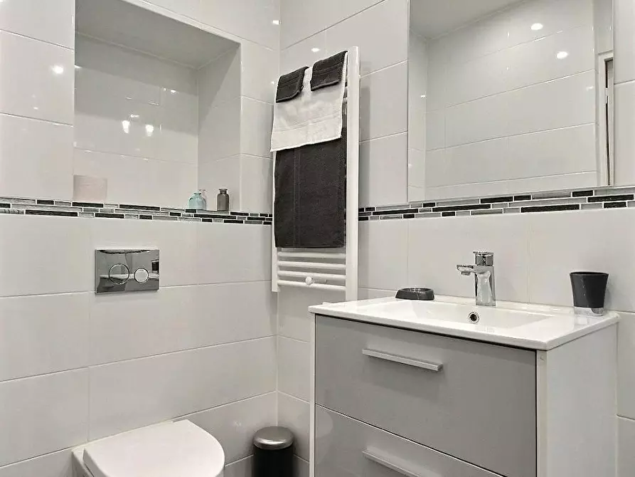 Immagine 8 di Appartamento in affitto  in Rue Poissonnière a Paris