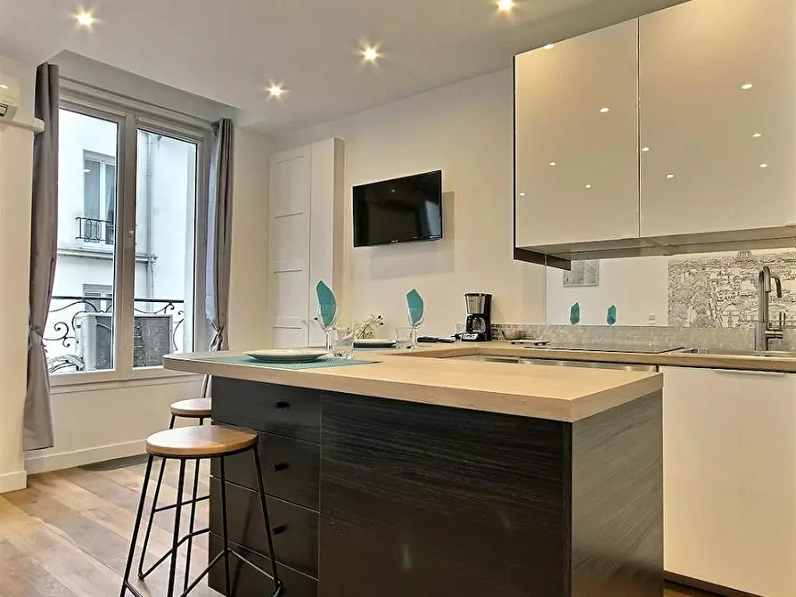 Immagine 5 di Appartamento in affitto  in Rue Poissonnière a Paris
