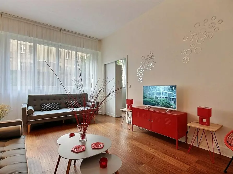 Immagine 6 di Appartamento in affitto  in Rue Rennequin a Paris 17