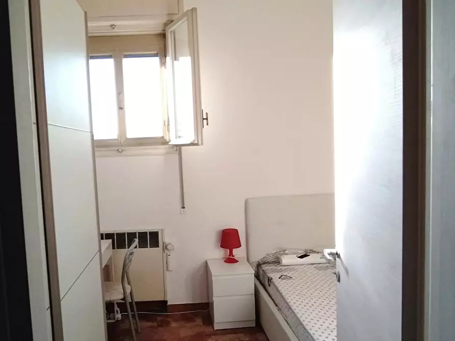 Immagine 4 di Camera in affitto  in Via del Lavoro a Bologna
